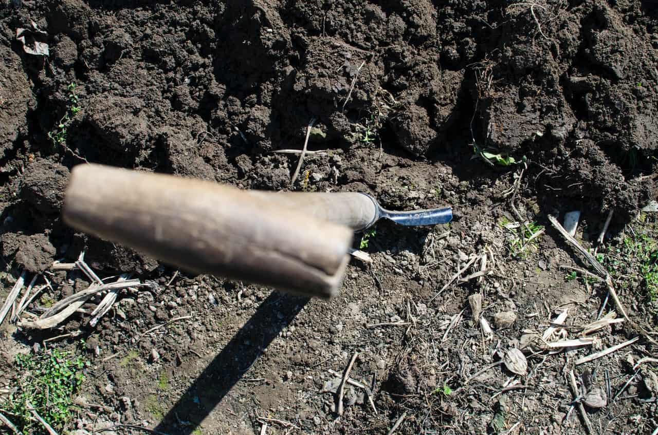  shovel soil