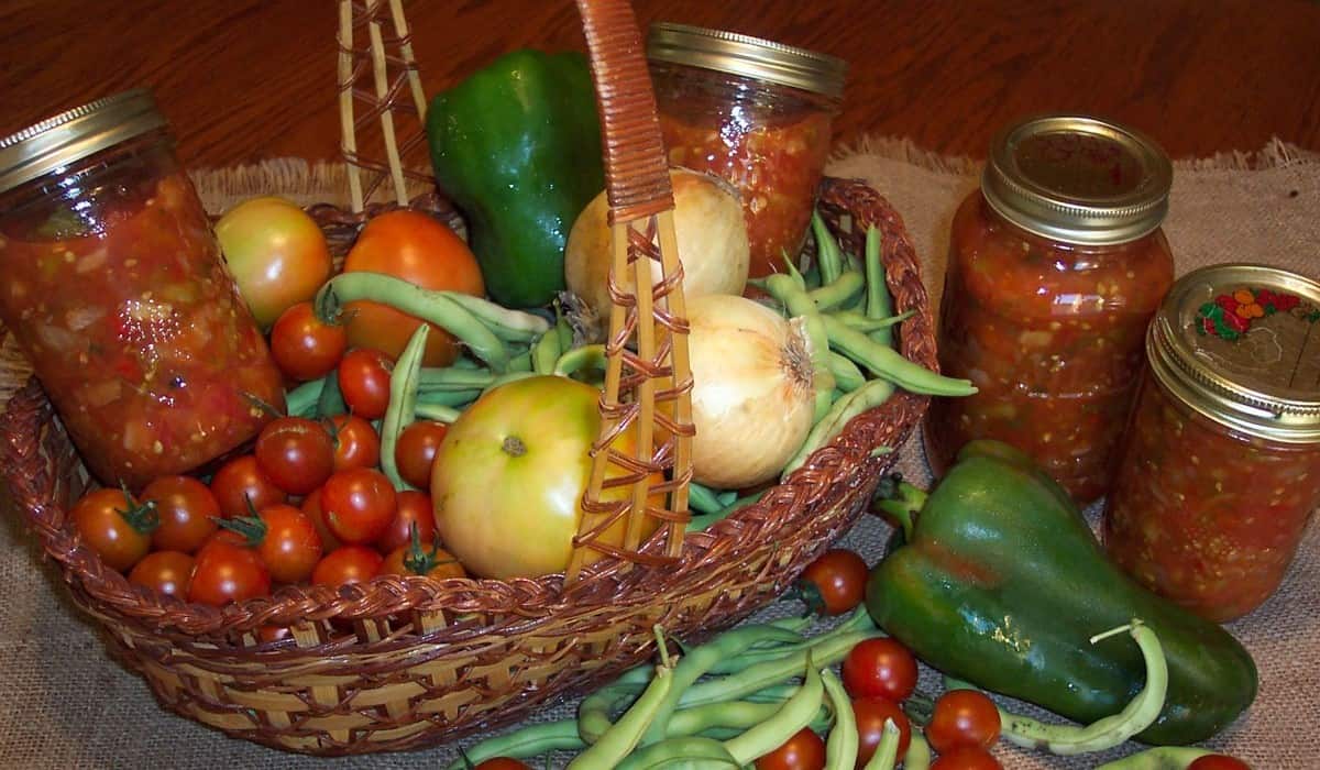 basket fruits vegetables